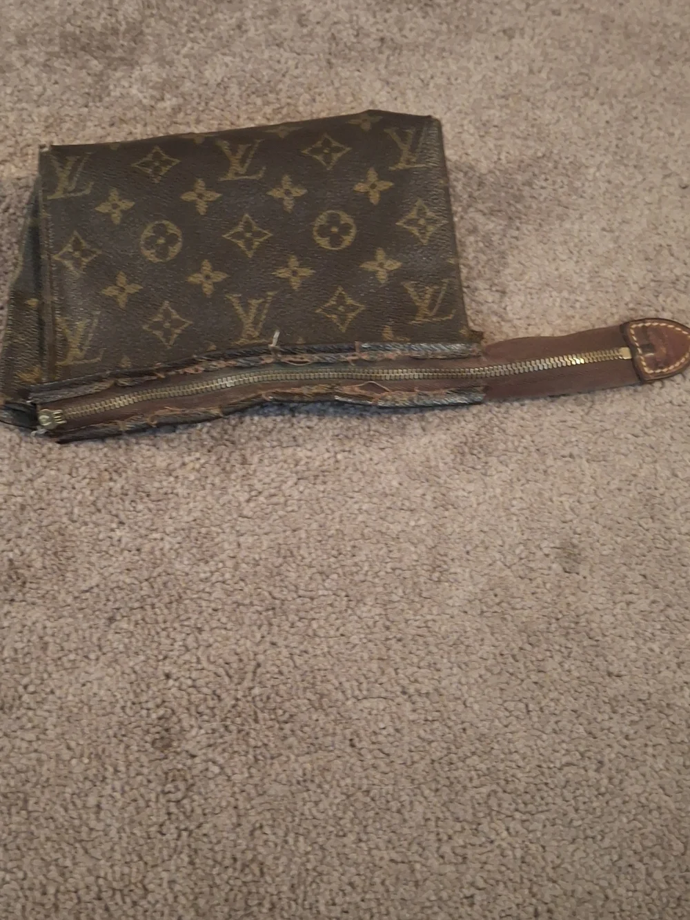 Louis Vuitton classic louis
